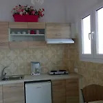 Meletis * Parikia (Paros)